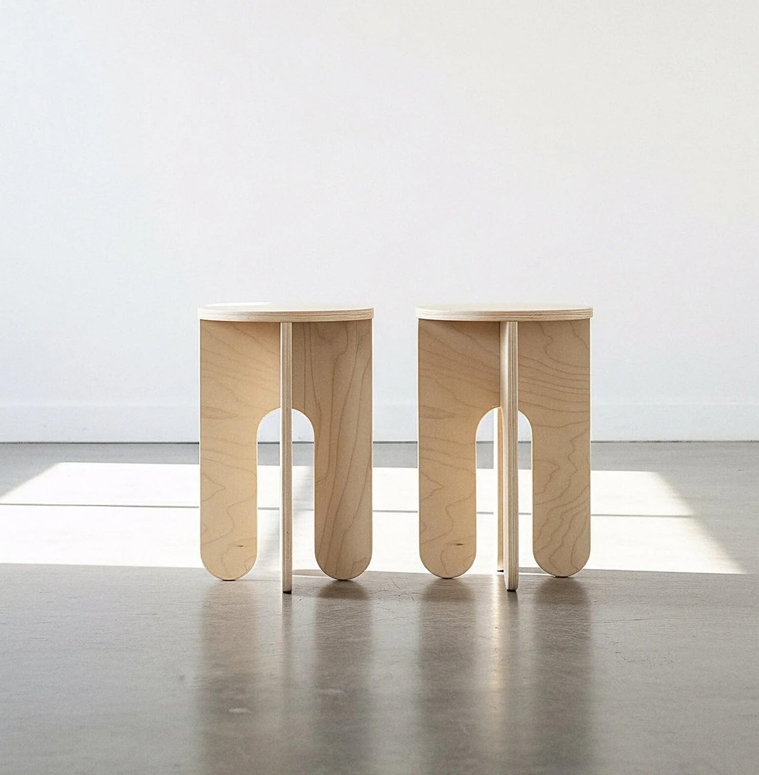 Round Side Table 001