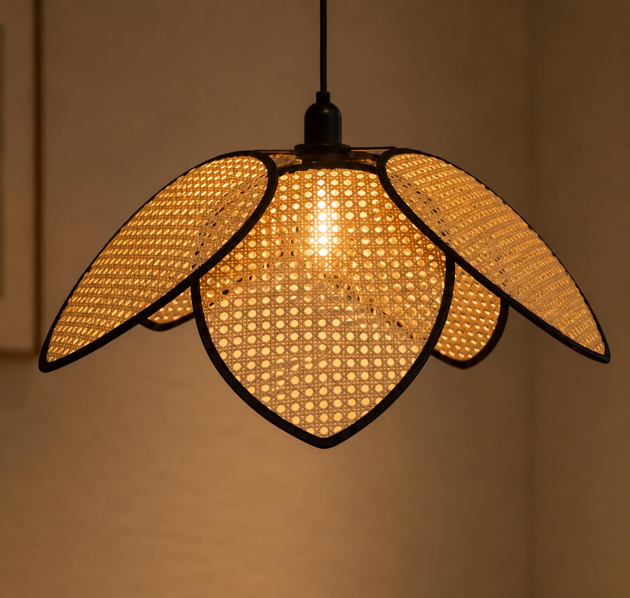 Rattan Woven Flower-Shaped Pendant Hanging Light - Boho